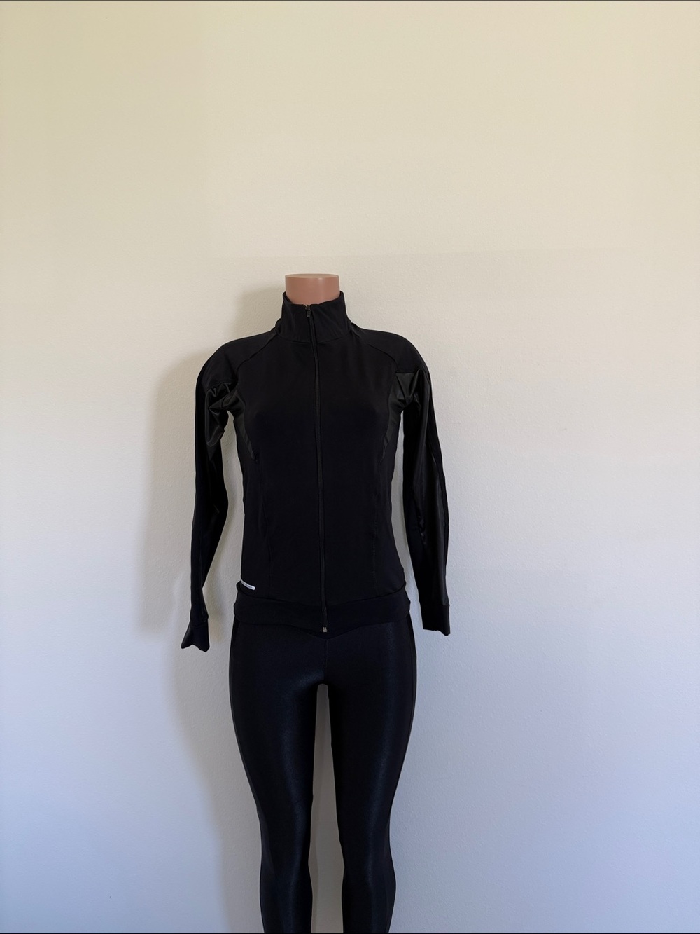 Women’s Black Zip-Up Bomber Jacket – Performance Stretch size medium